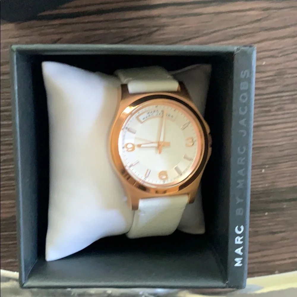 Marc by Marc Jacobs Rose‎ gold and white watch